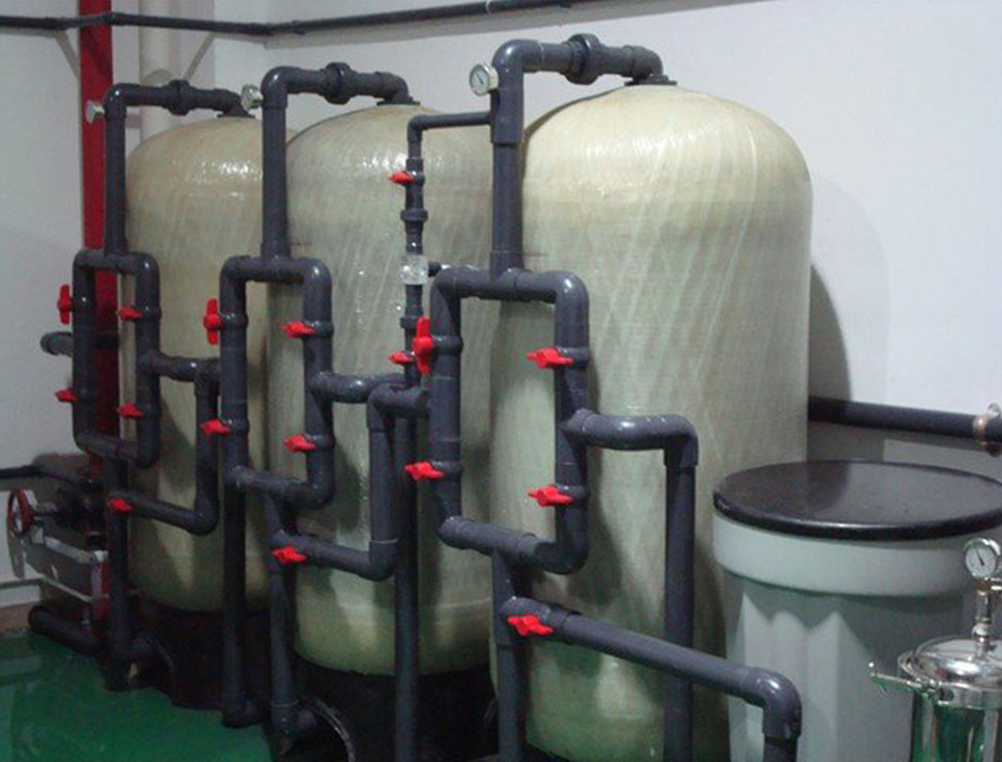 玻璃鋼軟化水處理設(shè)備 高效水處理的核心解決方案